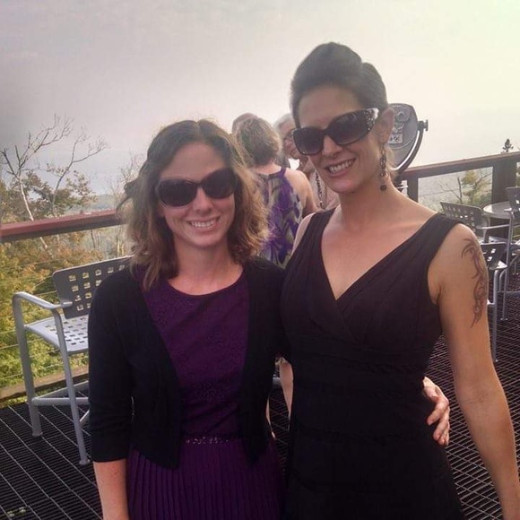 Meet your Posher, Lindsey - Picture 1 of 3